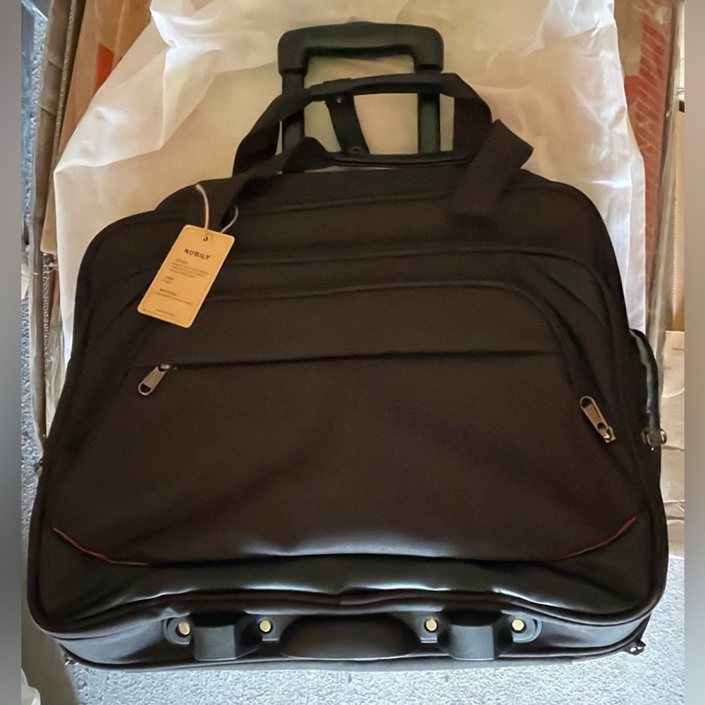 Nubily wheeled laptop bag